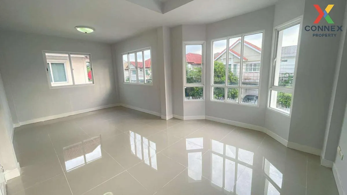 For Sale House , Chuan Chuen On Nut , wide frontage , newly renov For Sale House , Chuan Chuen On Nut , wide frontage , newly renov