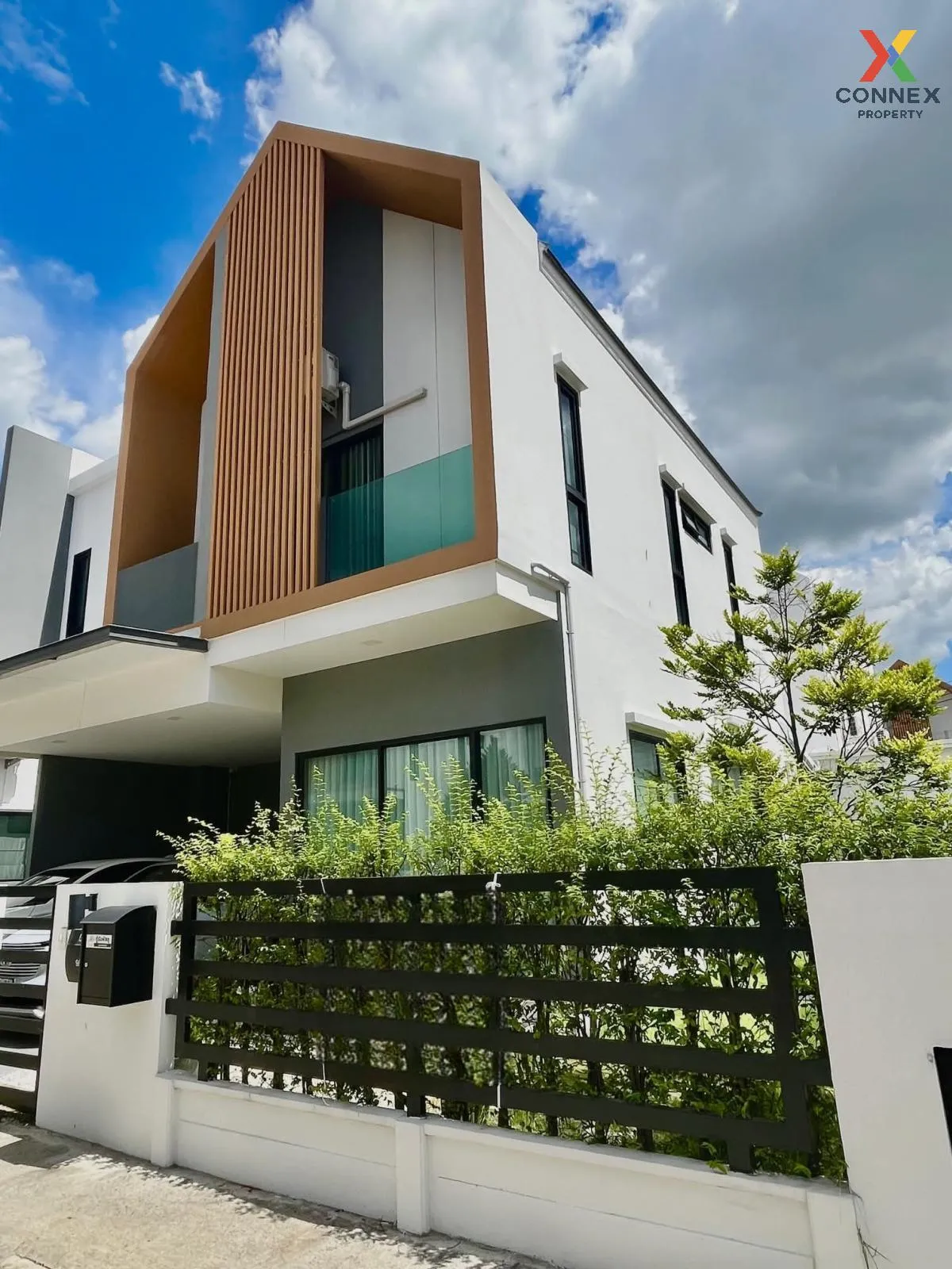 เช่าทาวน์เฮ้าส์/ทาวน์โฮม  มิวส์ เทียนทะเล 15 แสมดำ เขต บางขุนเทีย