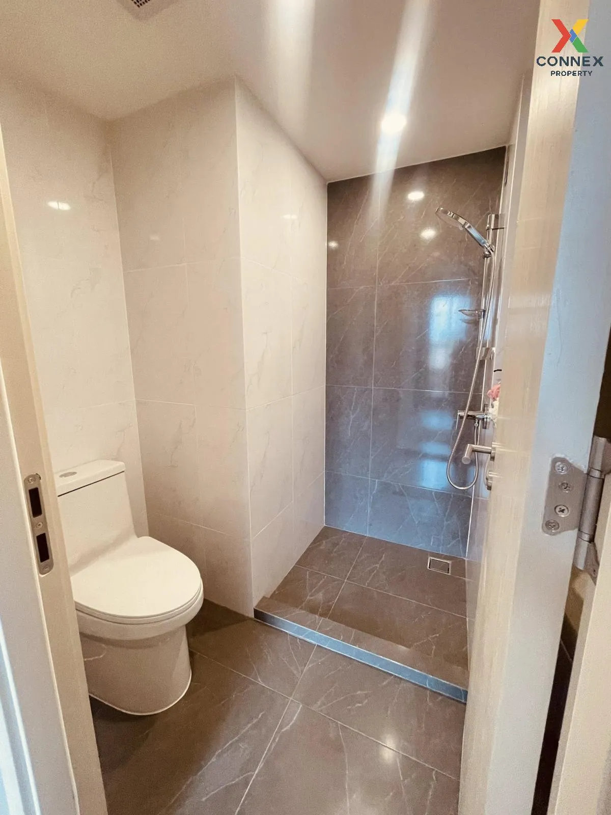 เช่าคอนโด  ออริจิ้น ปลั๊ก แอนด์ เพลย์ สายลวด สเตชั่น ปากน้ำ เมือง