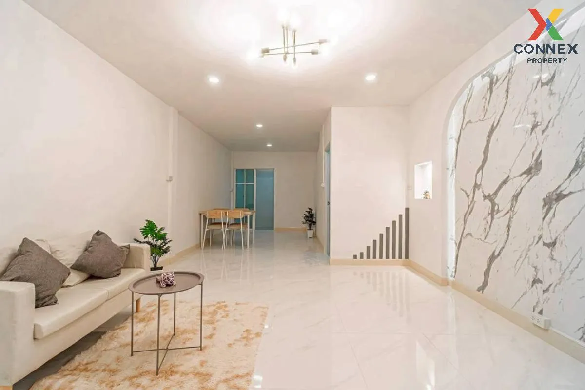 For Sale Townhouse/Townhome  , Baan Manawadee , newly renovated , 2
