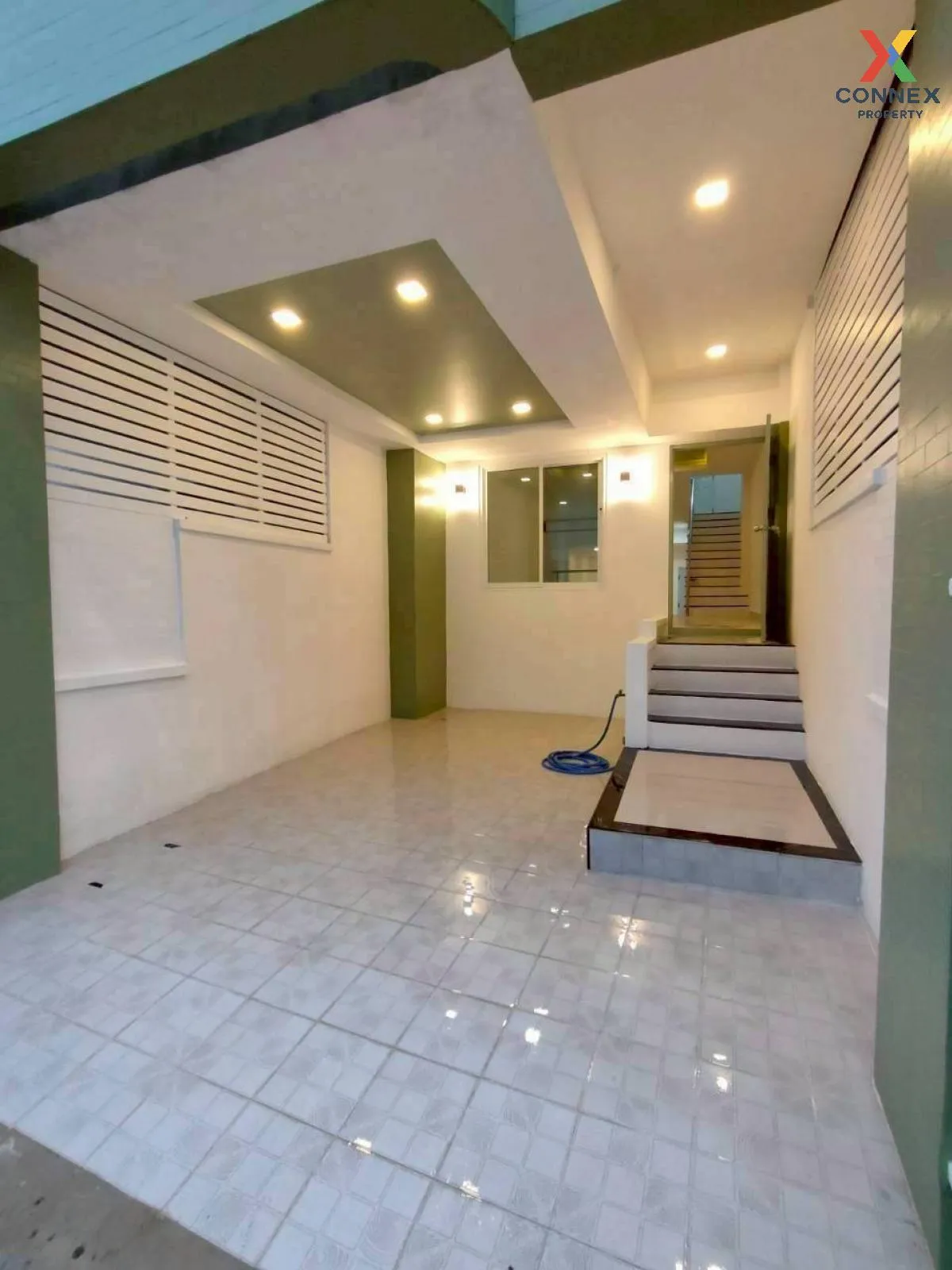 ขายทาวน์เฮ้าส์/ทาวน์โฮม  เกล้ารัตนา - ธนกาญจน์ รีโนเวทใหม่ MRT-สา