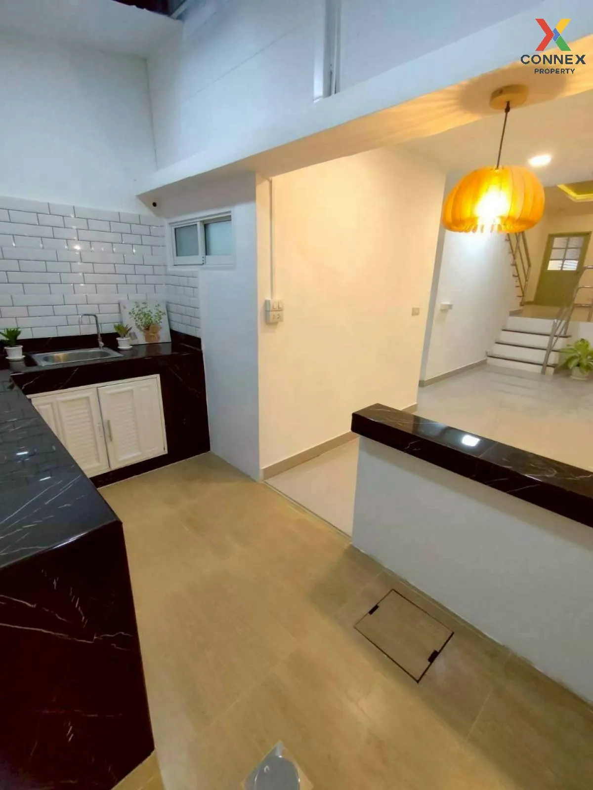 ขายทาวน์เฮ้าส์/ทาวน์โฮม  เกล้ารัตนา - ธนกาญจน์ รีโนเวทใหม่ MRT-สา