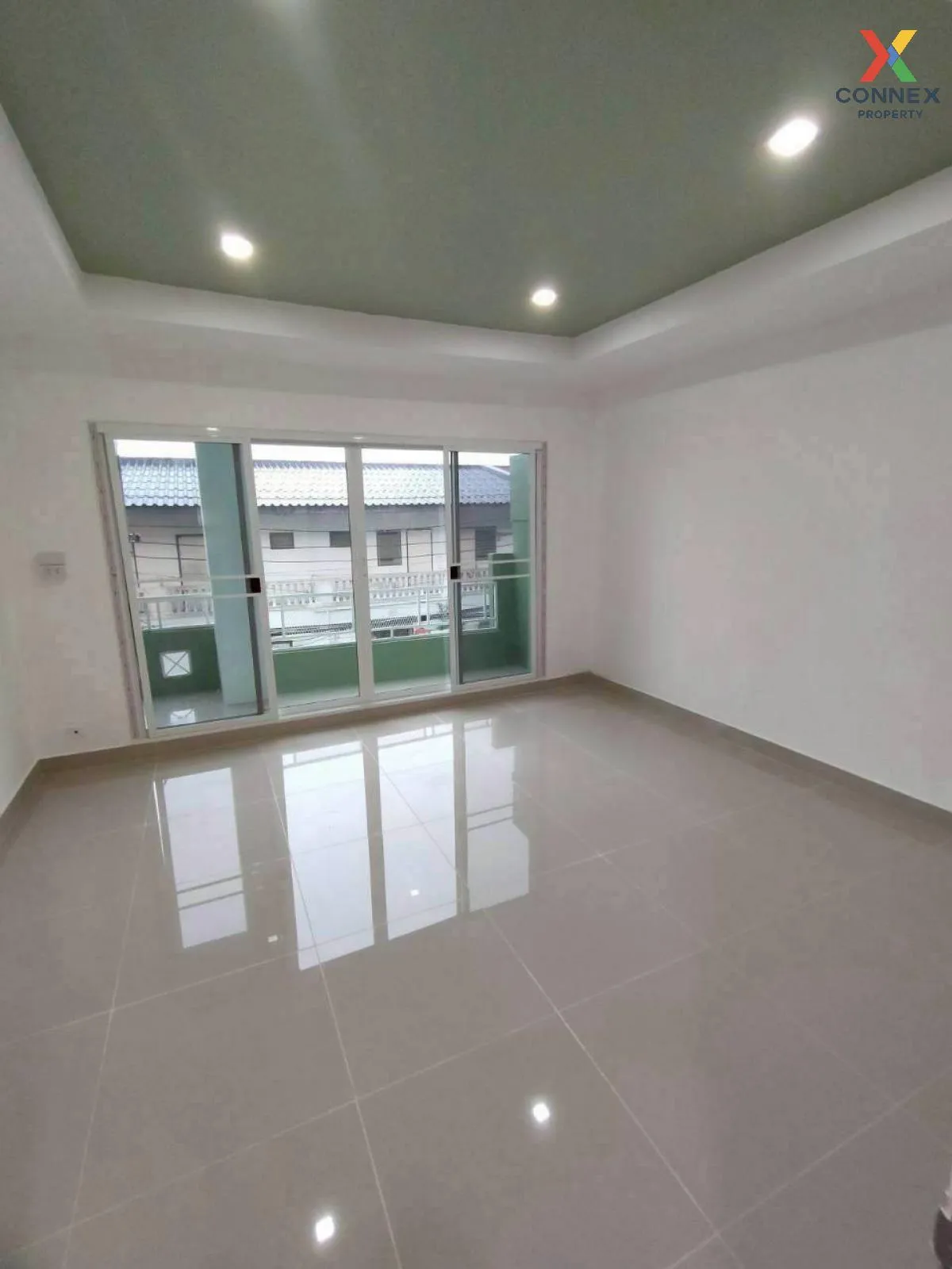 ขายทาวน์เฮ้าส์/ทาวน์โฮม  เกล้ารัตนา - ธนกาญจน์ รีโนเวทใหม่ MRT-สา