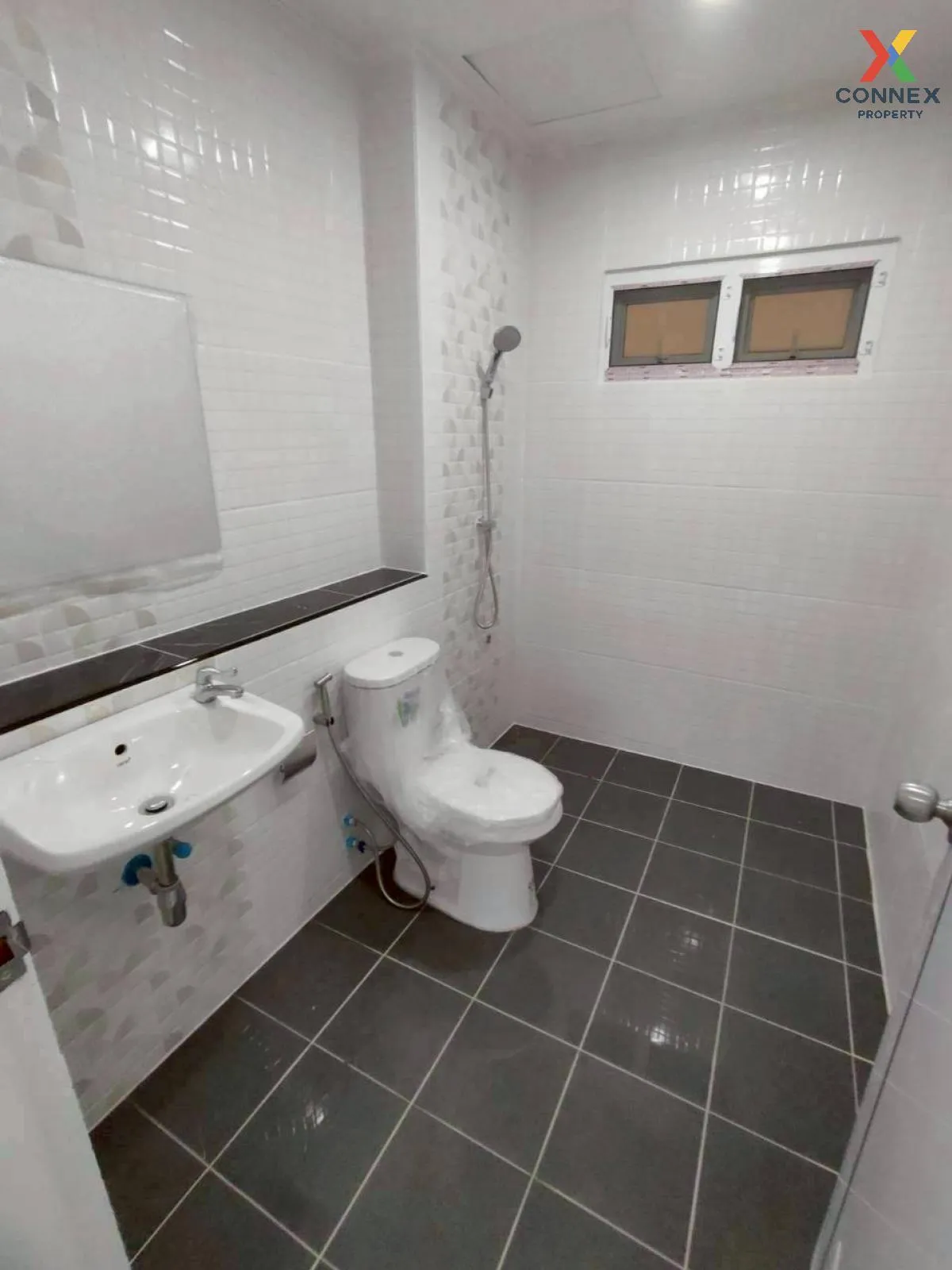 ขายทาวน์เฮ้าส์/ทาวน์โฮม  เกล้ารัตนา - ธนกาญจน์ รีโนเวทใหม่ MRT-สา