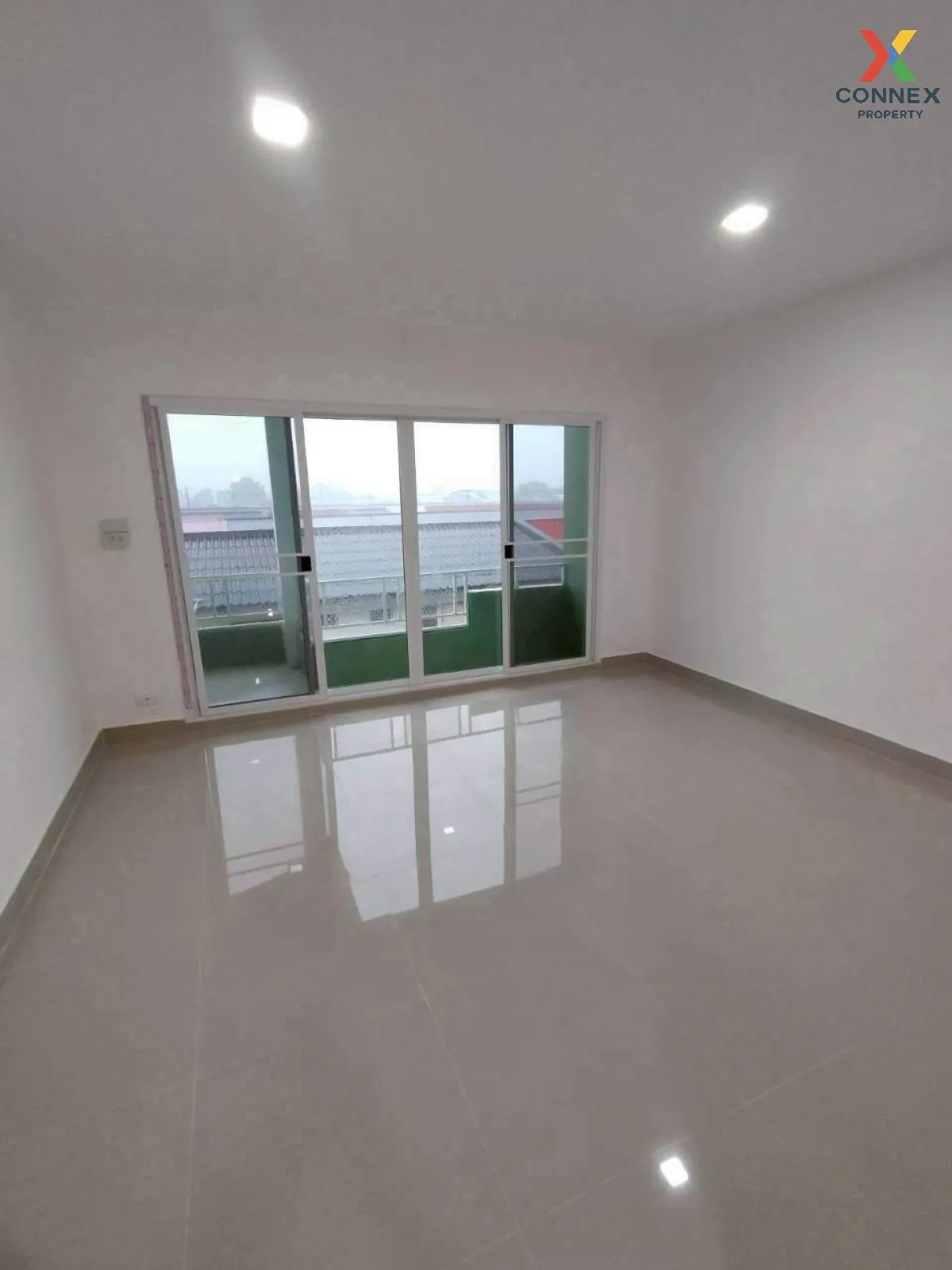 ขายทาวน์เฮ้าส์/ทาวน์โฮม  เกล้ารัตนา - ธนกาญจน์ รีโนเวทใหม่ MRT-สา