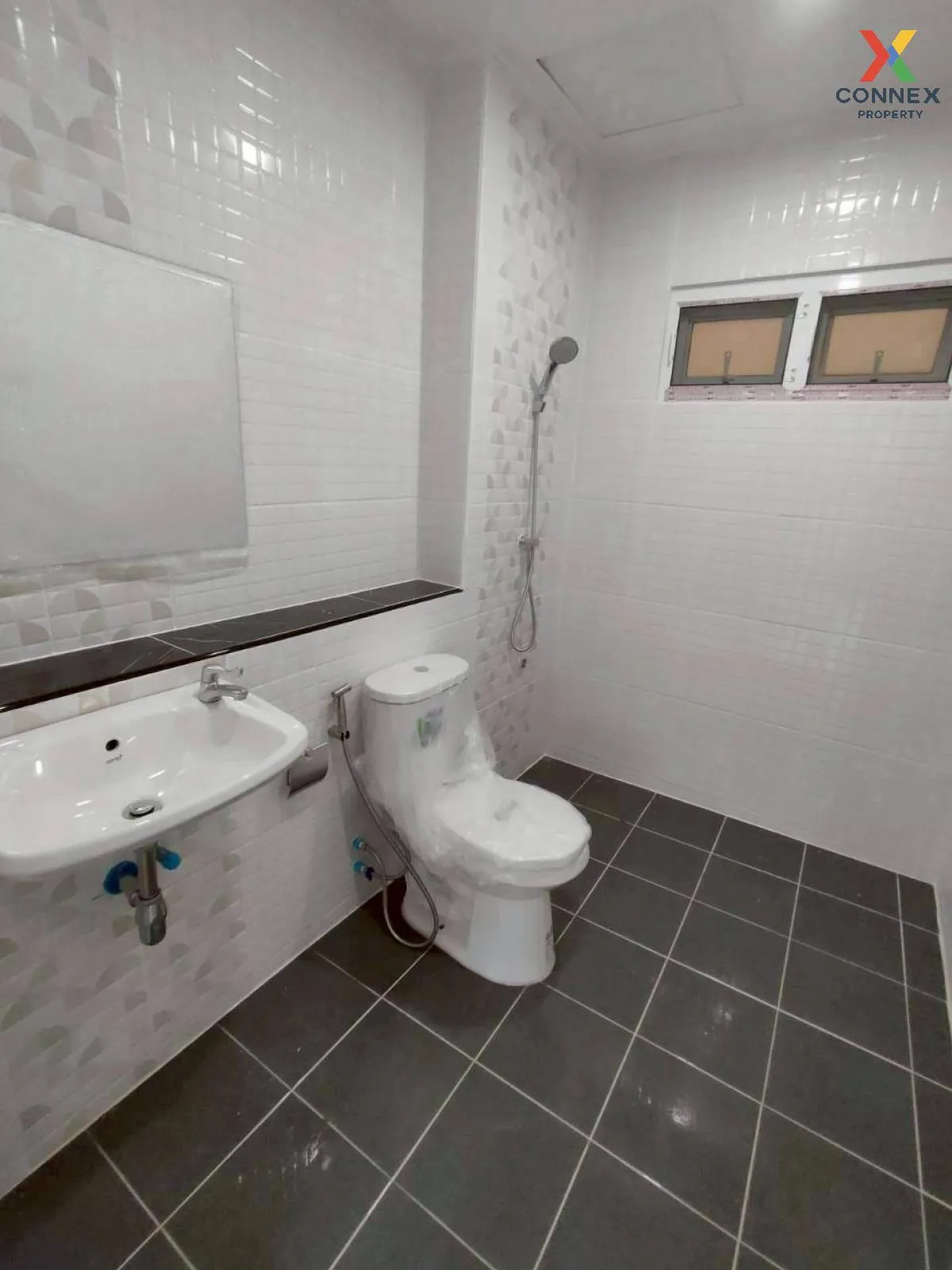 ขายทาวน์เฮ้าส์/ทาวน์โฮม  เกล้ารัตนา - ธนกาญจน์ รีโนเวทใหม่ MRT-สา