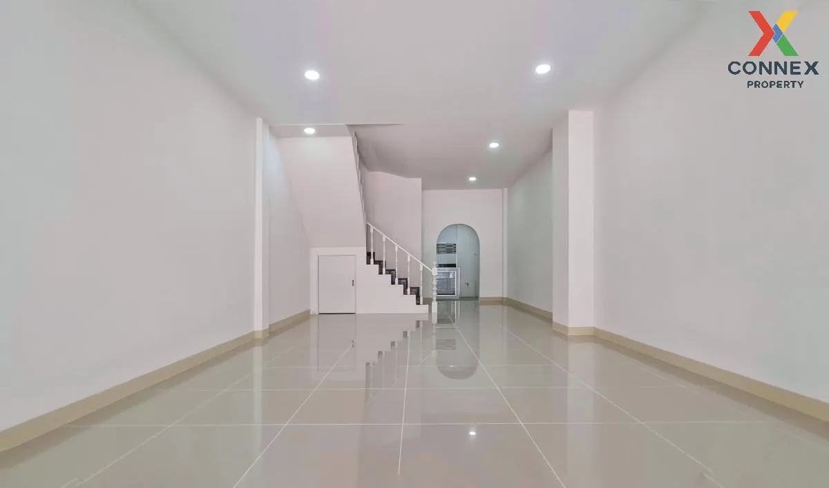 For Sale Townhouse/Townhome  , Tawanna Village , newly renovated  3