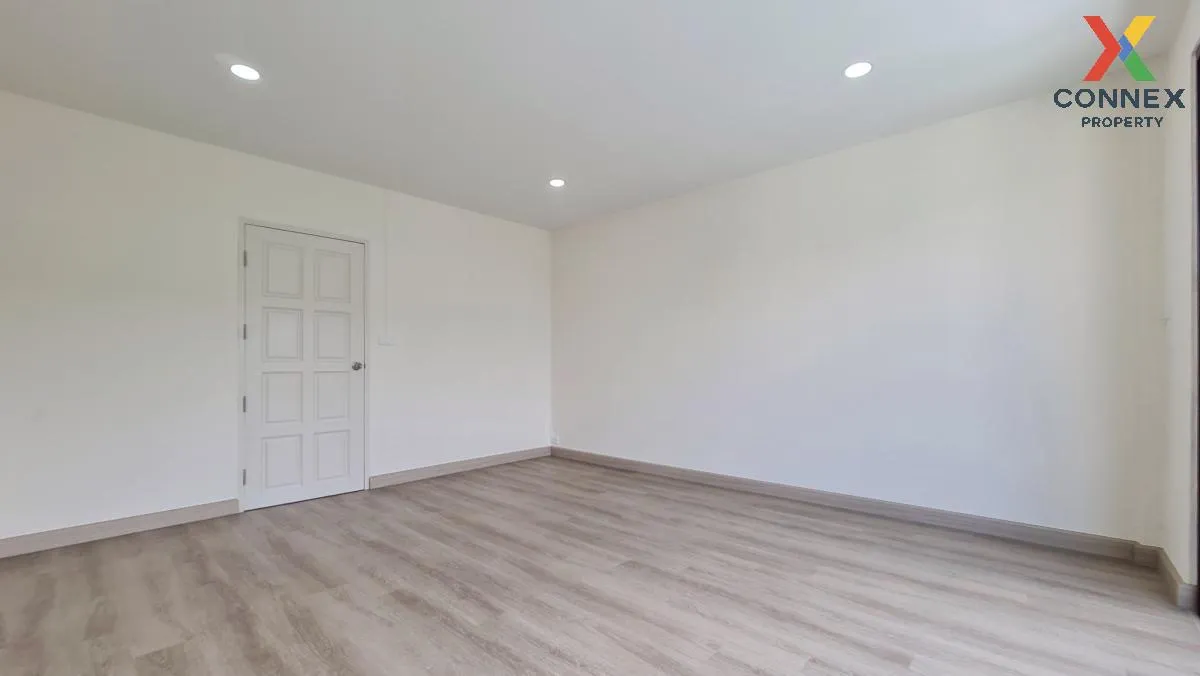 For Sale Townhouse/Townhome  , Tawanna Village , newly renovated 