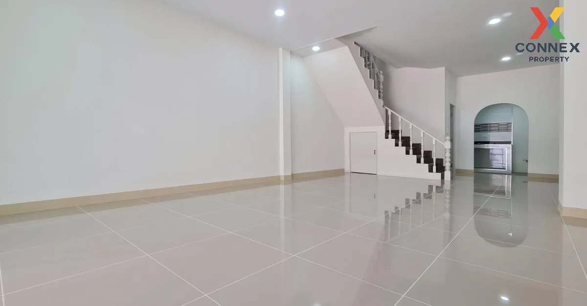 For Sale Townhouse/Townhome  , Tawanna Village , newly renovated 