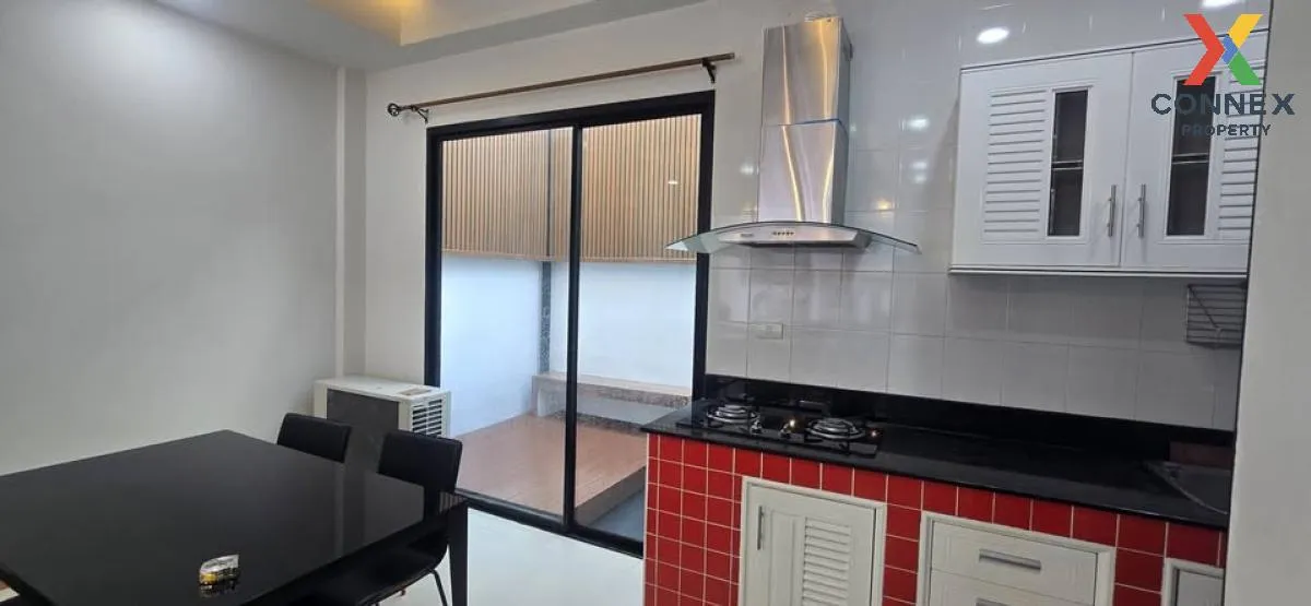 For Rent Townhouse/Townhome  , Sarin Wiz Sukhumvit 107 , BTS-Bear 4