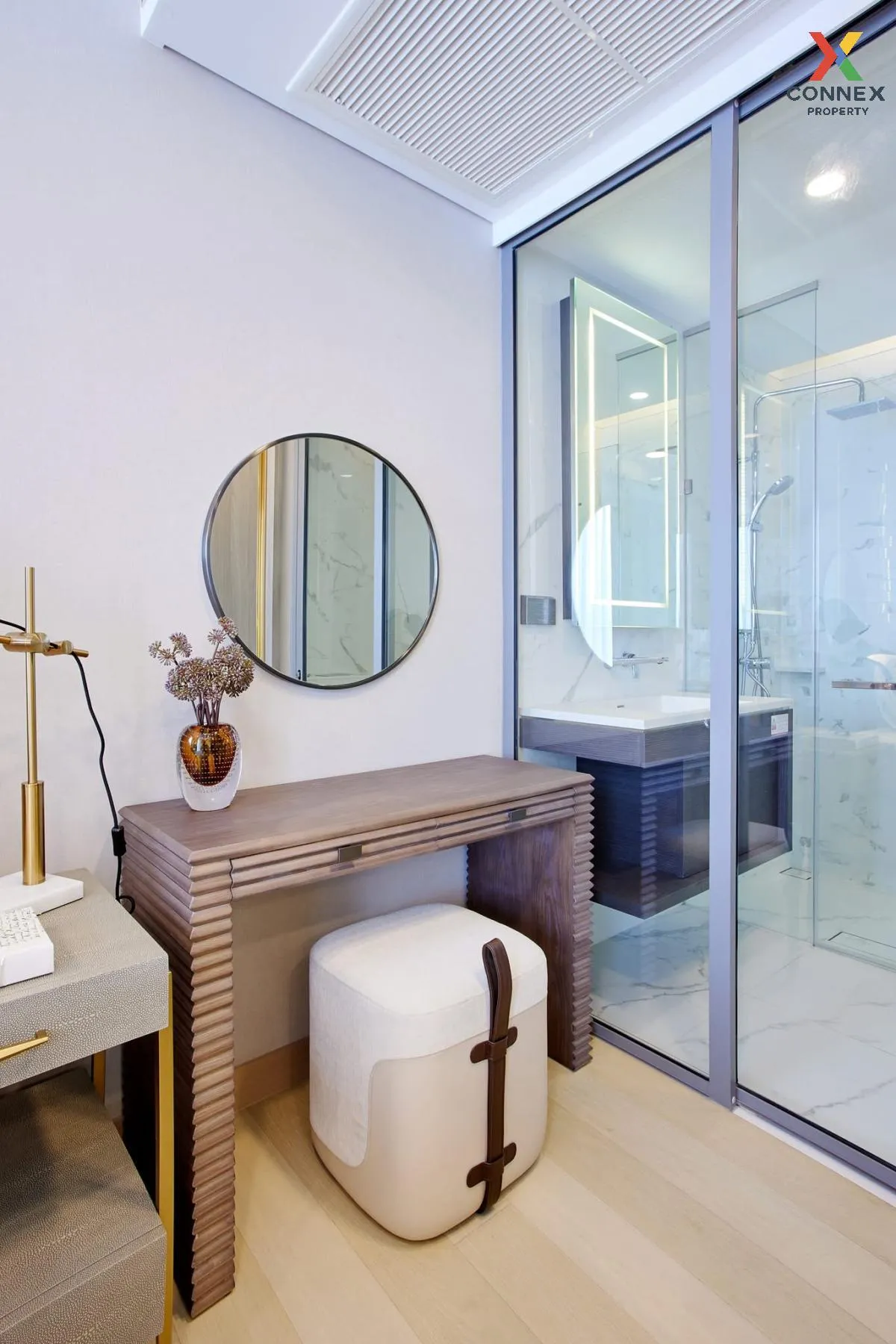 ขายคอนโด  ไซมิส เอ๊กซ์คลูซีพ ควีนส์ MRT-ศูนย์การประชุมแห่งชาติสิร