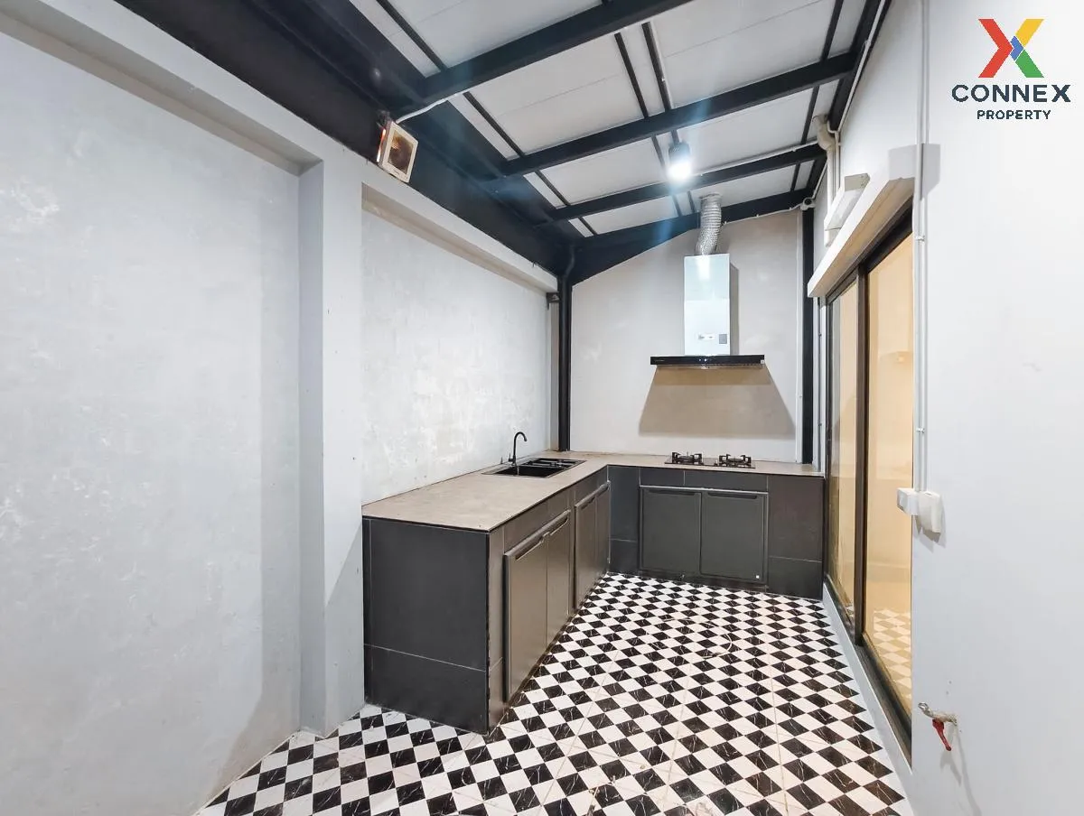 ขายทาวน์เฮ้าส์/ทาวน์โฮม  วี คอมพาวด์ บางวี คอมพาวด์ บางนา - ศรีนค