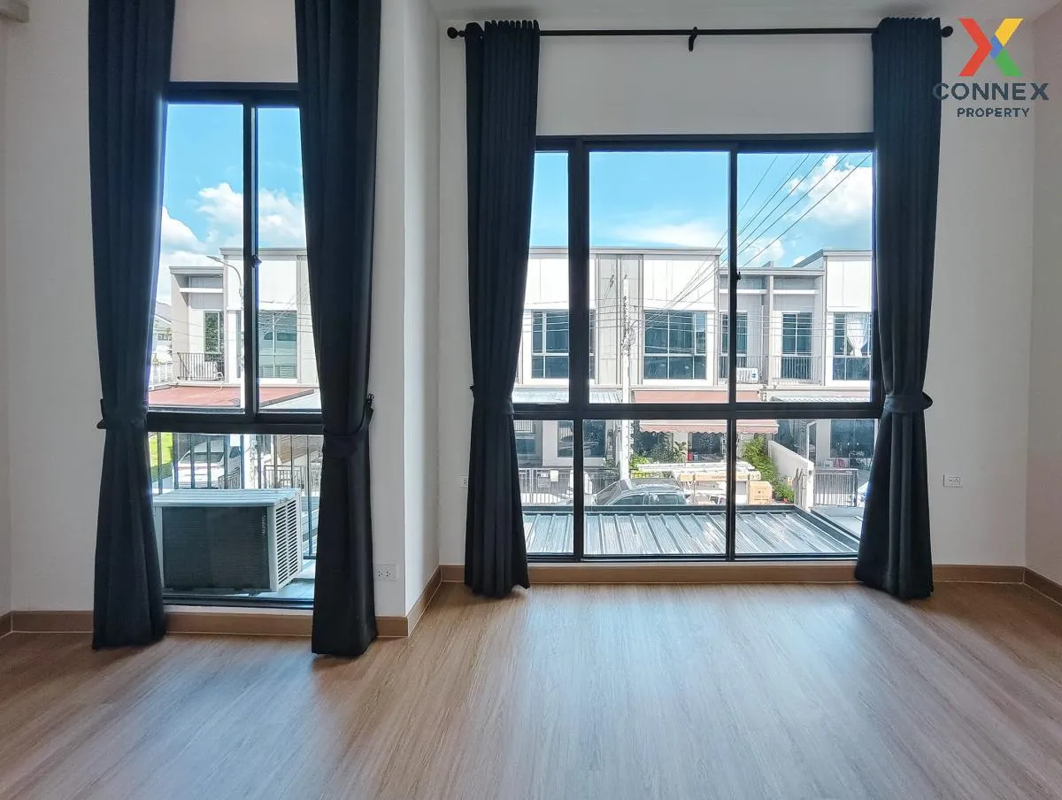 ขายทาวน์เฮ้าส์/ทาวน์โฮม  วี คอมพาวด์ บางวี คอมพาวด์ บางนา - ศรีนค