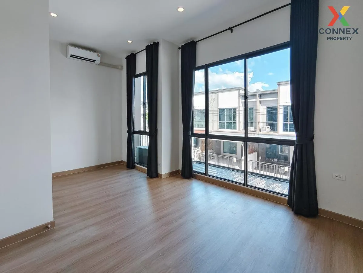 ขายทาวน์เฮ้าส์/ทาวน์โฮม  วี คอมพาวด์ บางวี คอมพาวด์ บางนา - ศรีนค