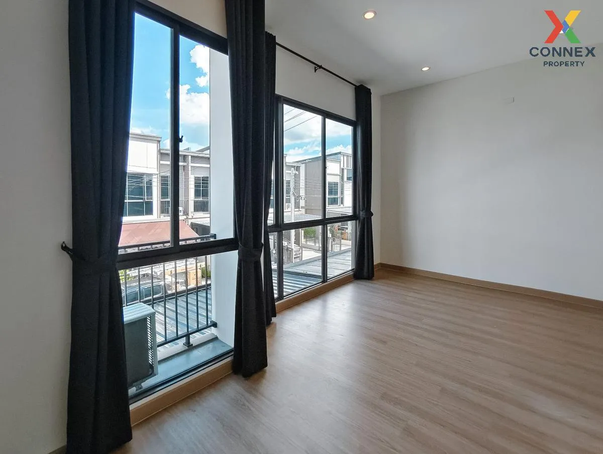 ขายทาวน์เฮ้าส์/ทาวน์โฮม  วี คอมพาวด์ บางวี คอมพาวด์ บางนา - ศรีนค