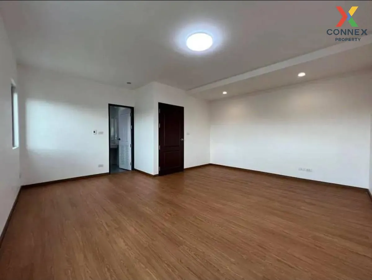 For Sale Luxury Townhouses @Kaset-Nawamin , nice view , high floo