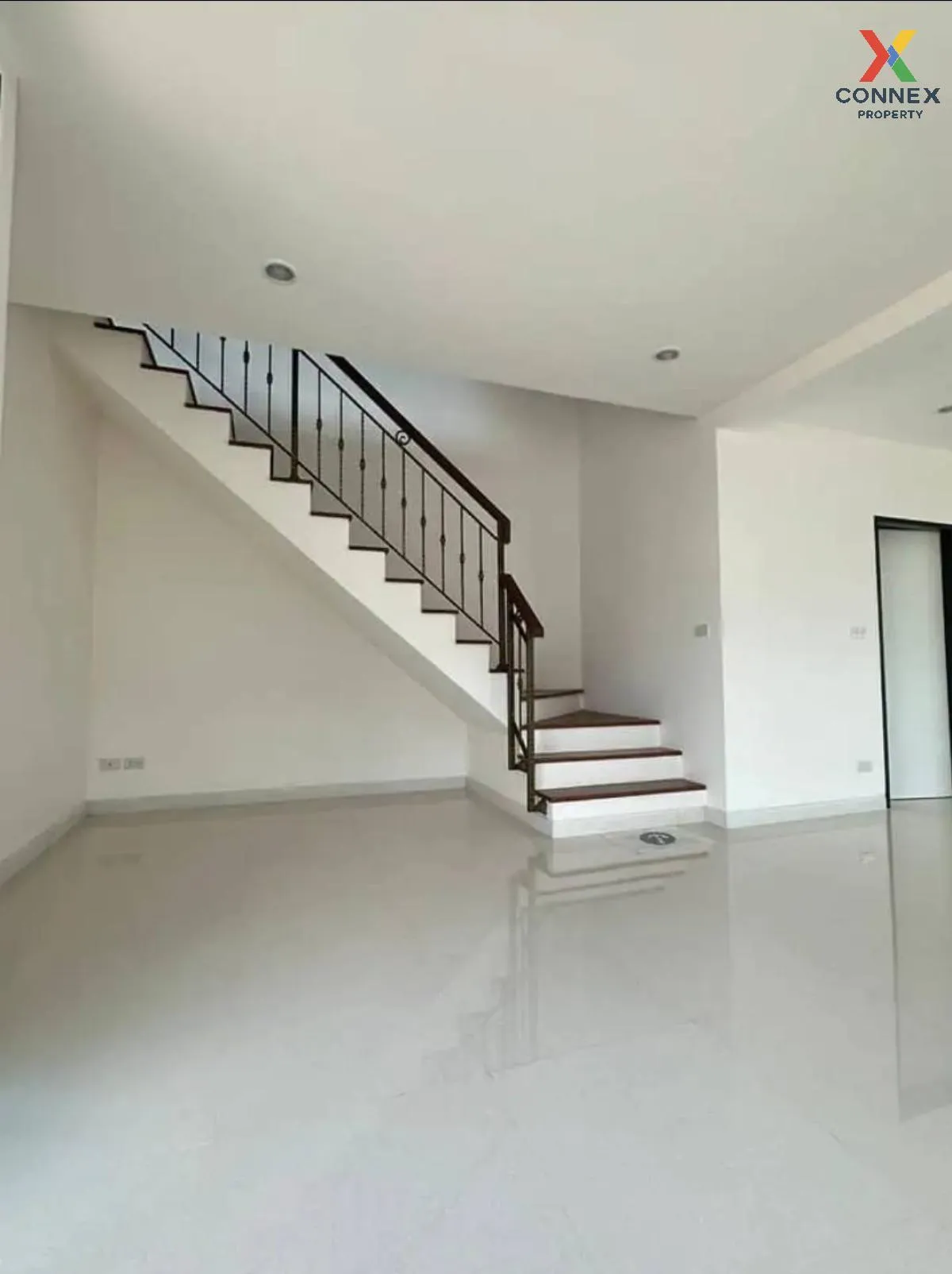 For Sale Luxury Townhouses @Kaset-Nawamin , high floor , corner u 3