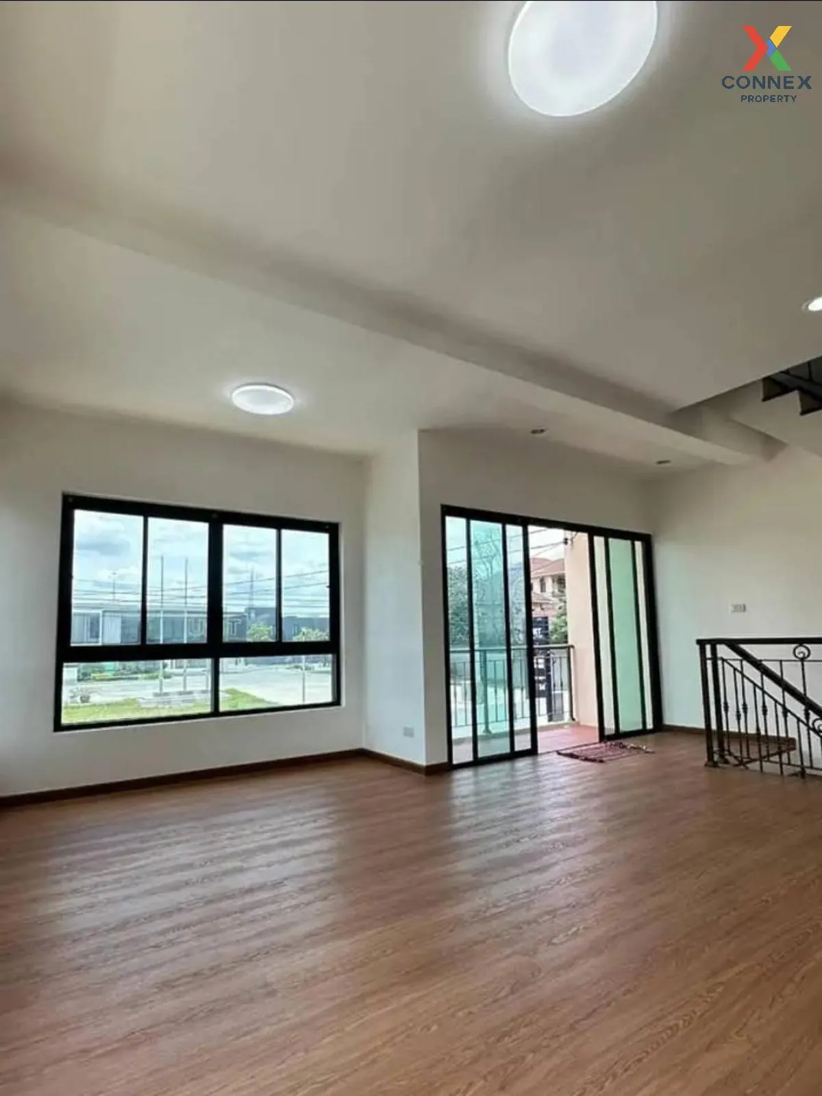 For Sale Luxury Townhouses @Kaset-Nawamin , high floor , corner u