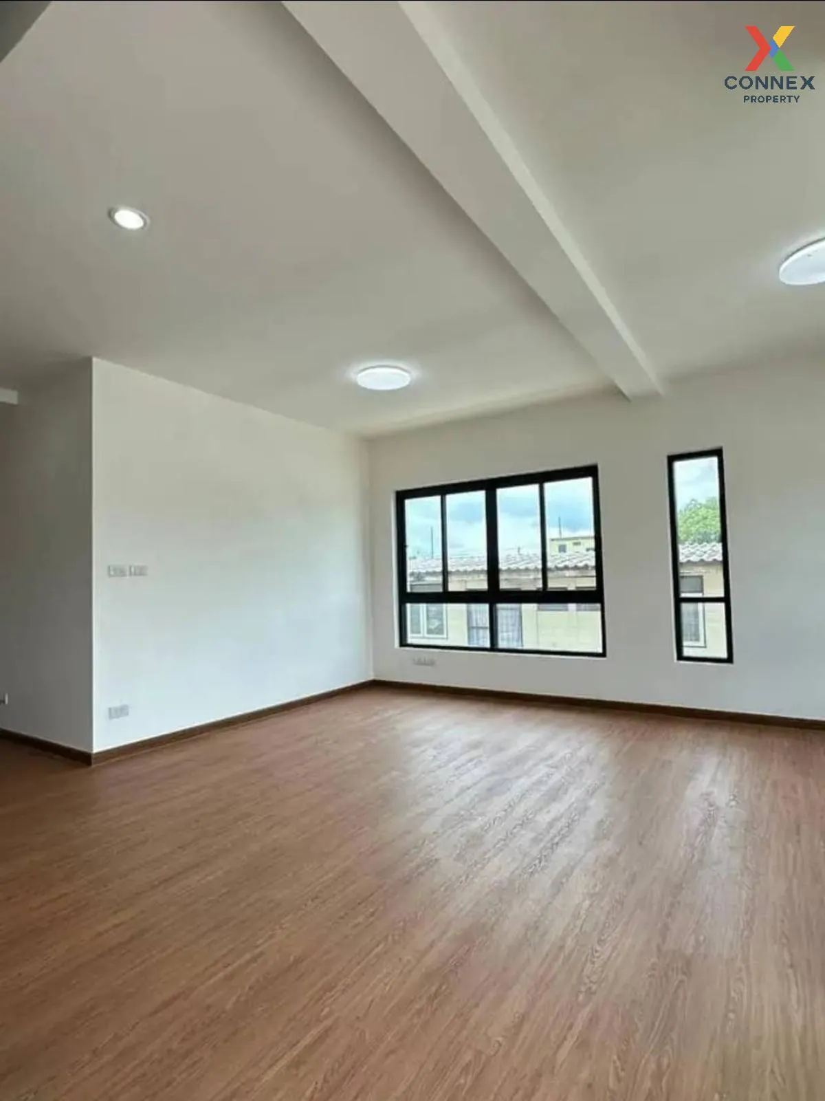 For Sale Luxury Townhouses @Kaset-Nawamin , high floor , corner u