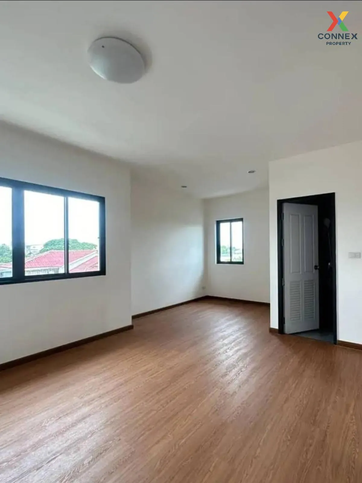 For Sale Luxury Townhouses @Kaset-Nawamin , high floor , corner u