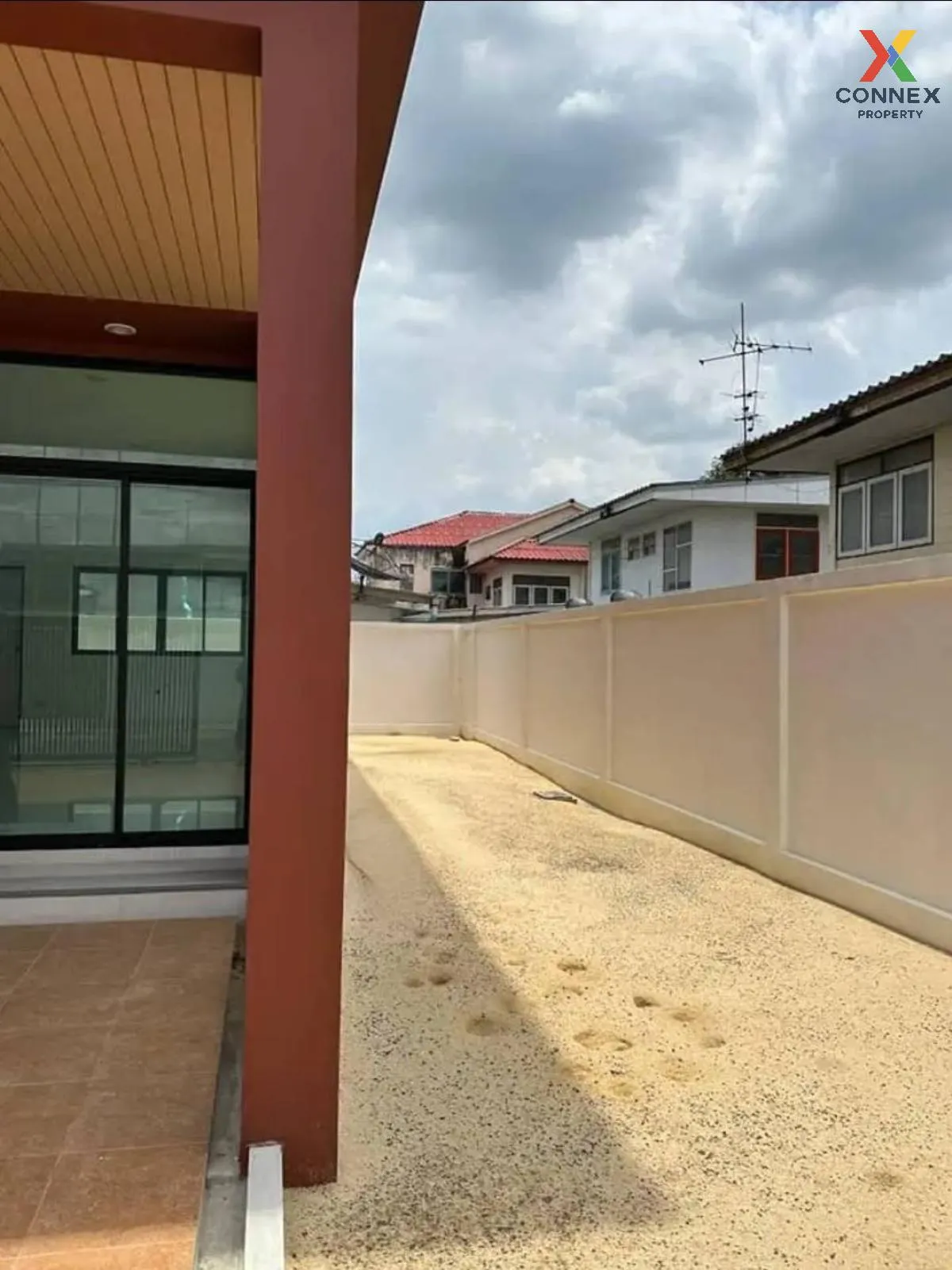 For Sale Luxury Townhouses @Kaset-Nawamin , high floor , corner u