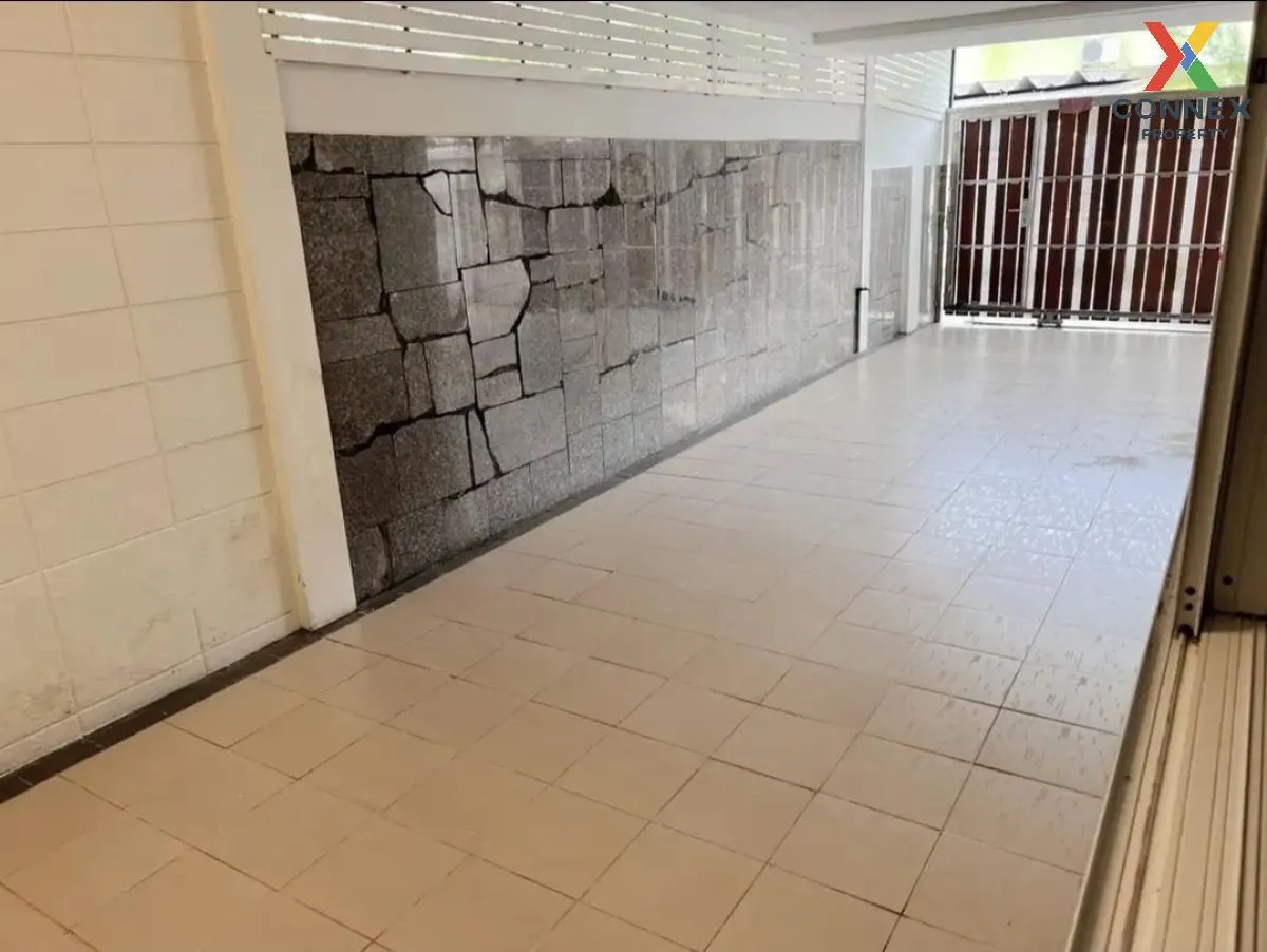 ขายหมู่บ้านลัคกี้เฮ้าส์ @วิภาวดี 16 ชั้นสูง ห้องมุม หน้ากว้าง รี ขายหมู่บ้านลัคกี้เฮ้าส์ @วิภาวดี 16 ชั้นสูง ห้องมุม หน้ากว้าง รี 3