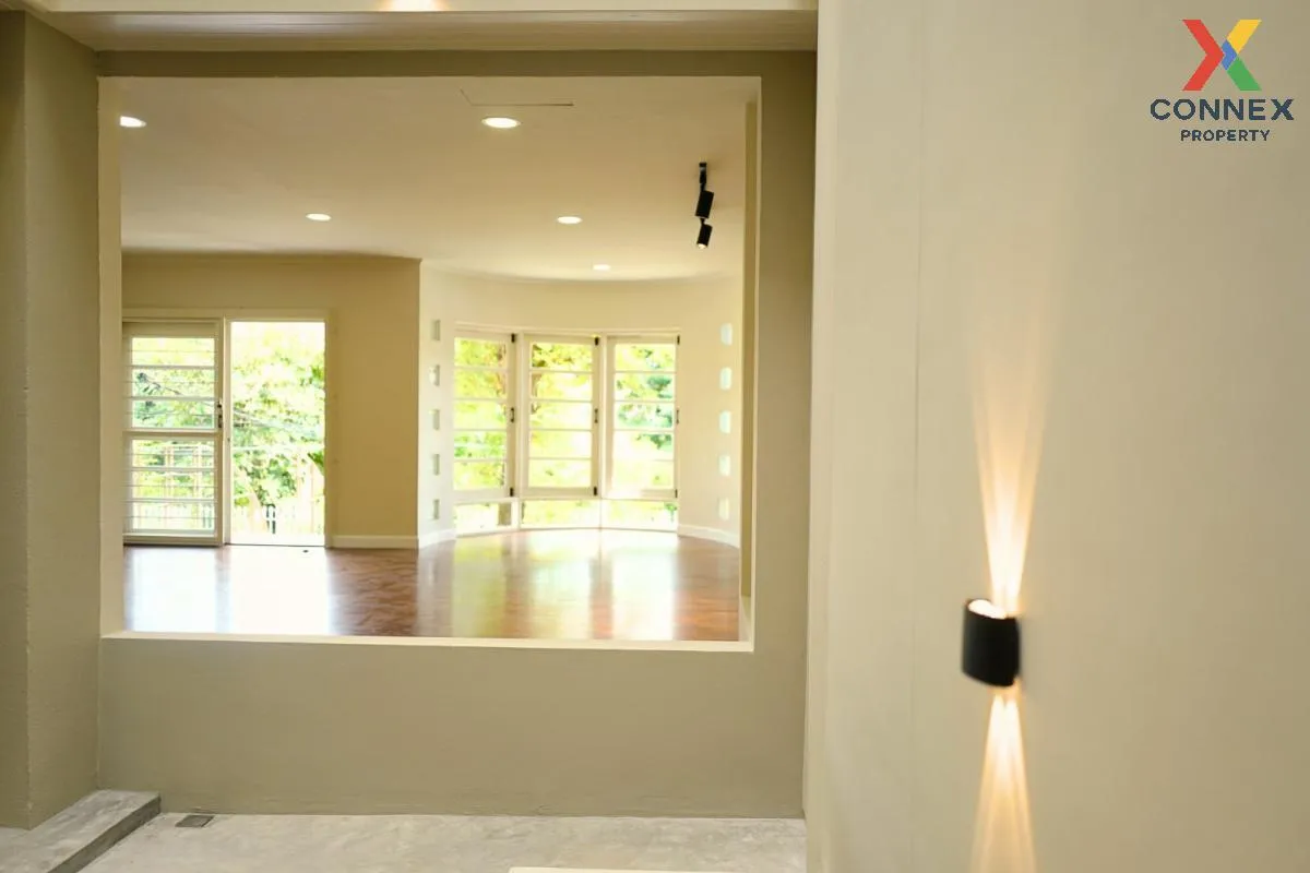For Sale townhome, Lad Phrao 35 , newly renovated , Chankasem , C 2