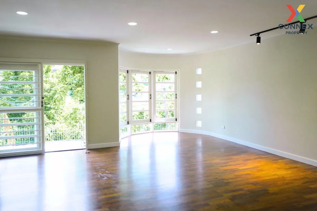 For Sale townhome, Lad Phrao 35 , newly renovated , Chankasem , C 3