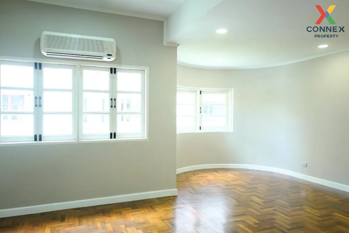 For Sale townhome, Lad Phrao 35 , newly renovated , Chankasem , C