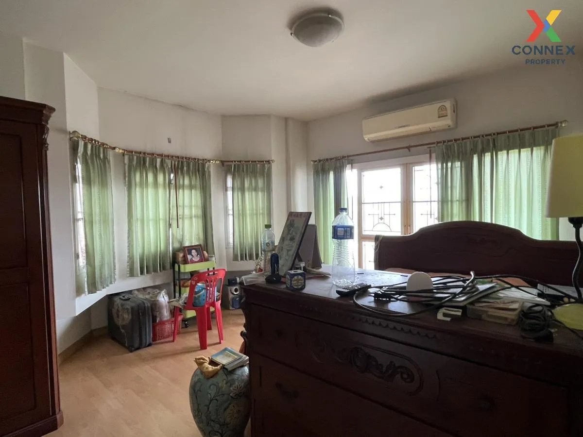 For Sale House , Bhudhani Village , corner unit , Bang Krathuek ,