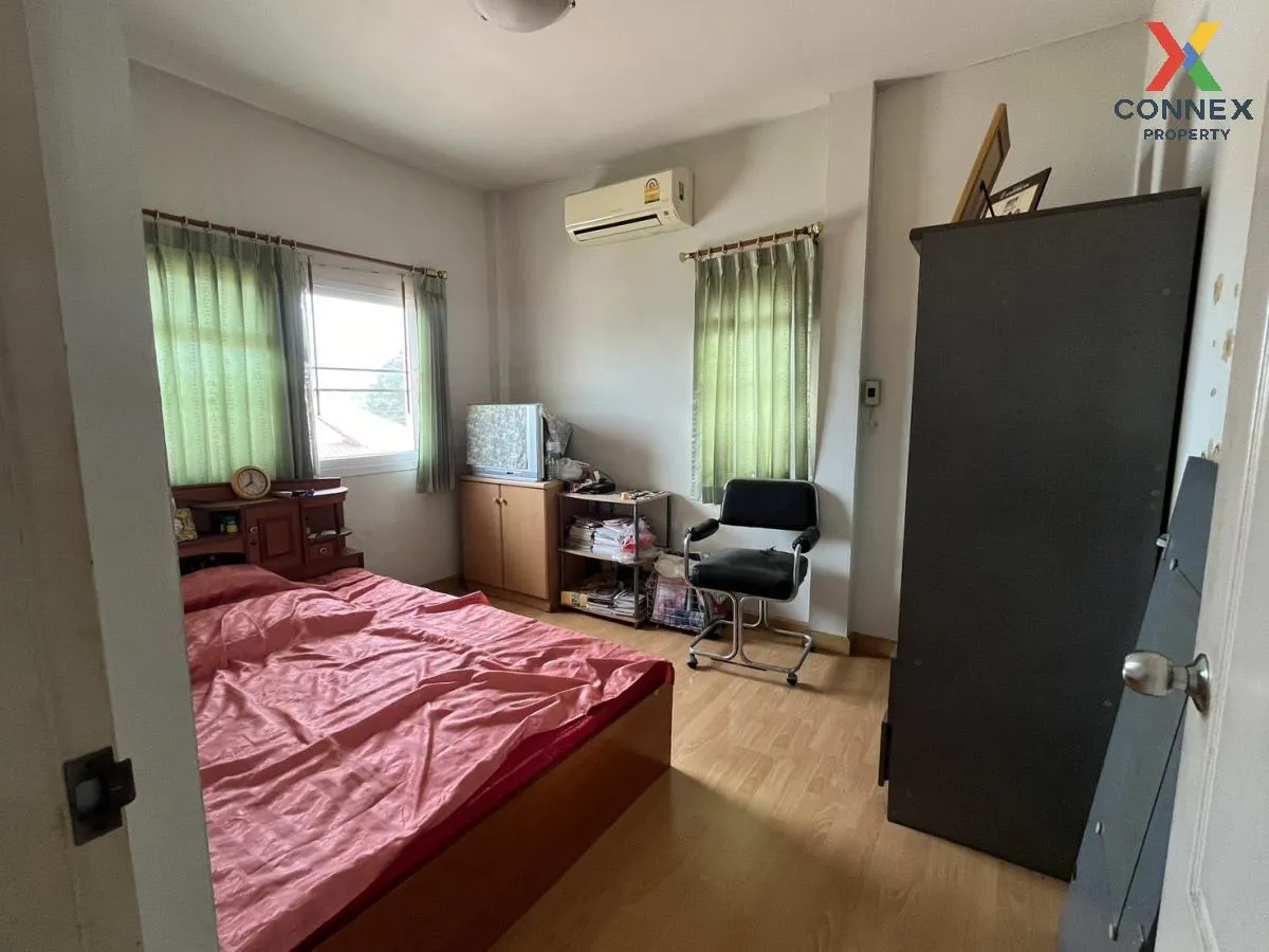 For Sale House , Bhudhani Village , corner unit , Bang Krathuek ,