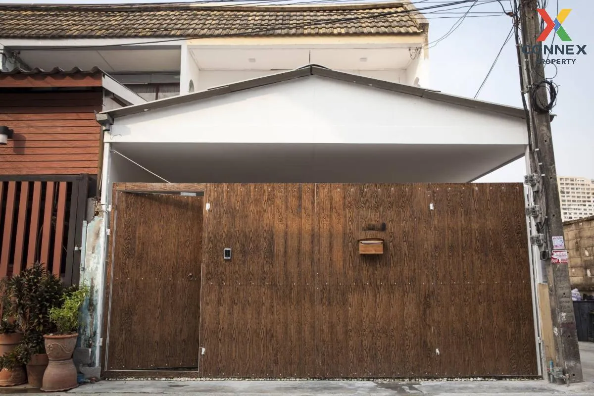 เช่าทาวน์โฮมส์ 2 ชั้น ซอยอยู่เจริญ ดินแดง เขต ดินแดง กรุงเทพ CX-1 1