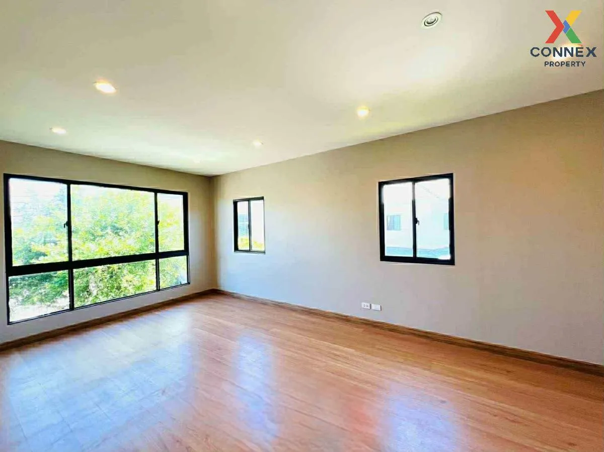 For Sale House , Passorn Chaengwattana-Chaiyapruek , wide frontag