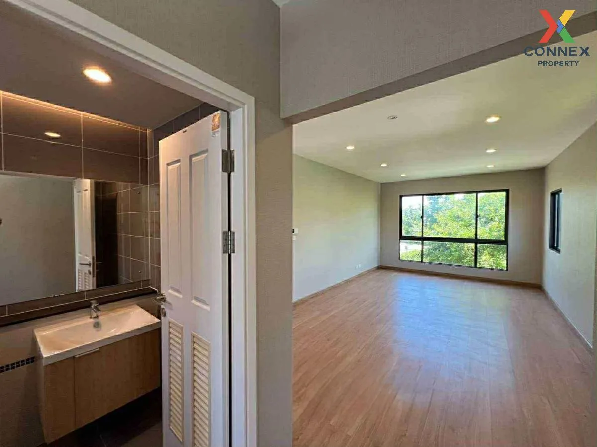 For Sale House , Passorn Chaengwattana-Chaiyapruek , wide frontag