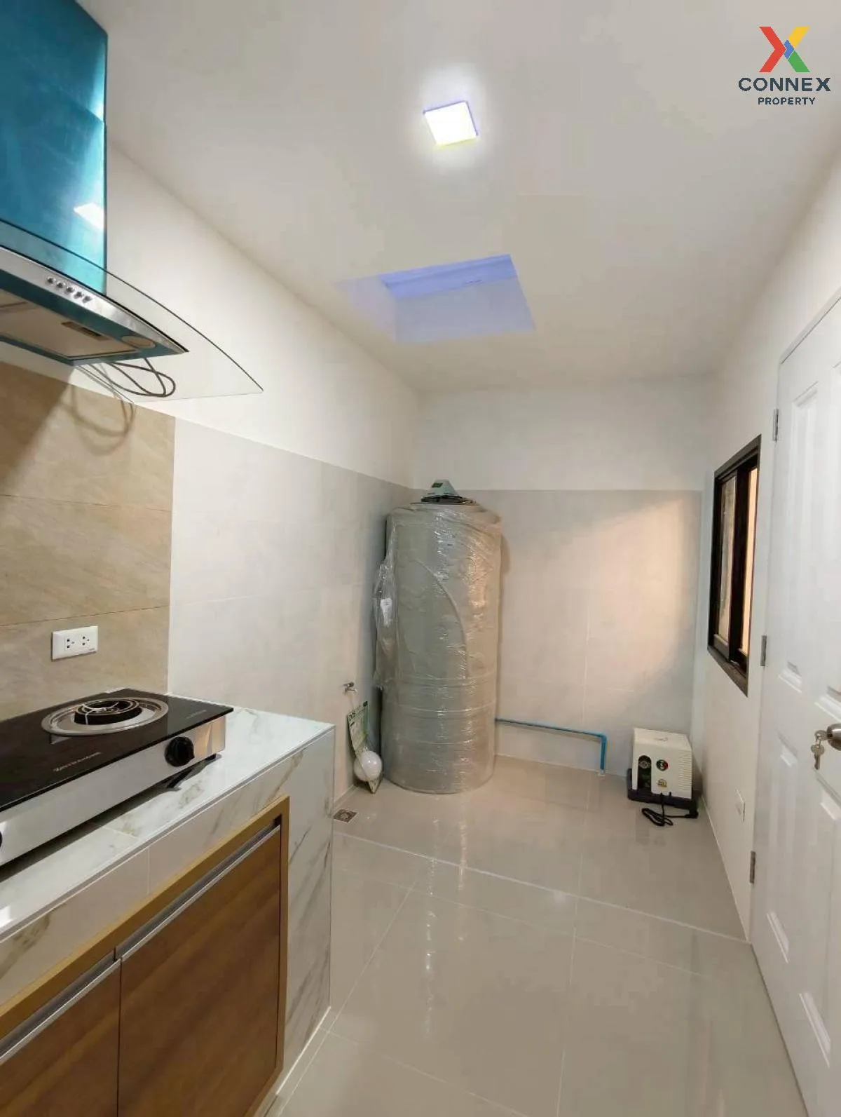 For Sale Townhouse/Townhome  , Baan Somchai Pattana , wide fronta For Sale Townhouse/Townhome  , Baan Somchai Pattana , wide fronta