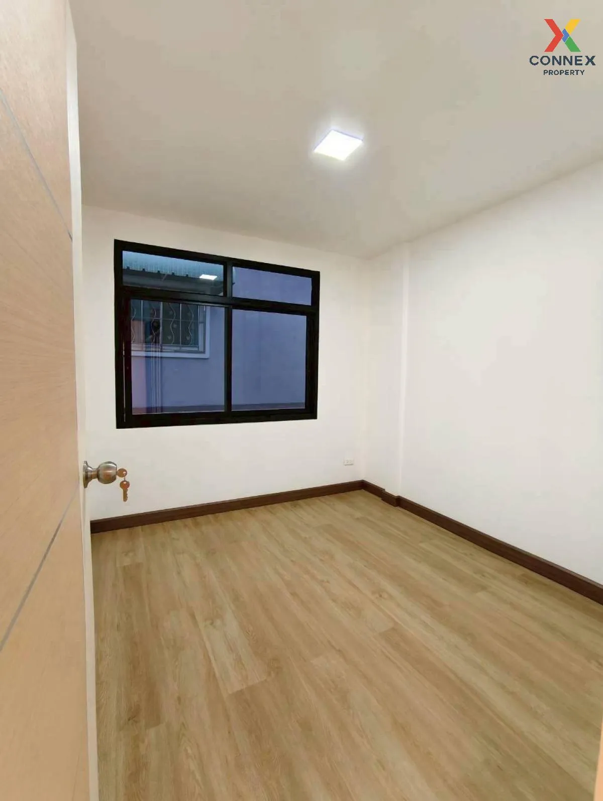 For Sale Townhouse/Townhome  , Baan Somchai Pattana , wide fronta For Sale Townhouse/Townhome  , Baan Somchai Pattana , wide fronta