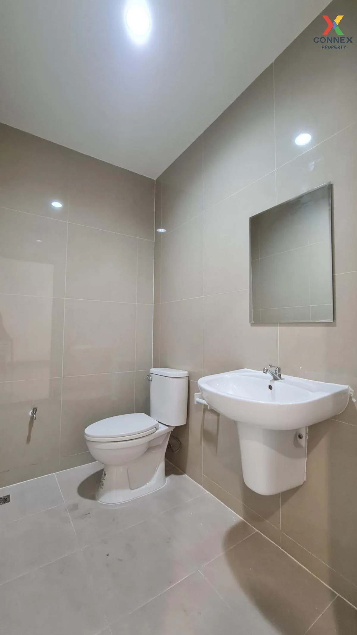 For Sale Townhouse/Townhome  , Medio Nimitmai , newly renovated ,