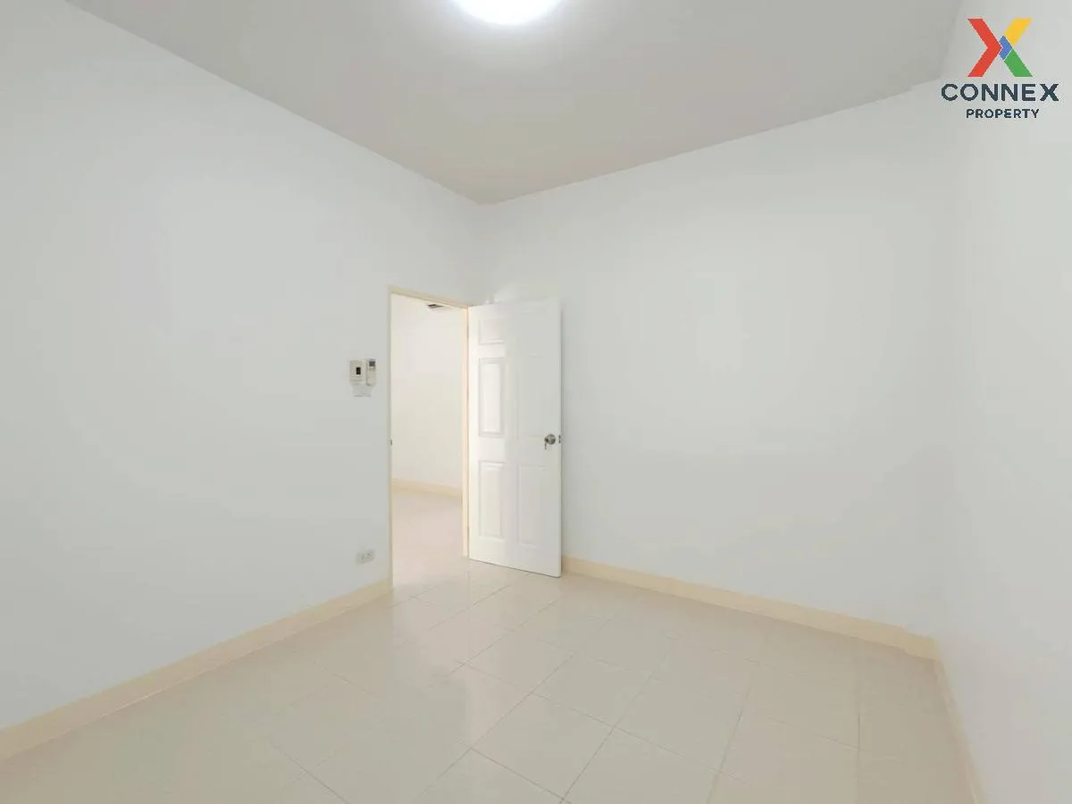 For Sale Townhouse/Townhome  , Baan Kamol Luck 2 , Sai Noi , Sai 