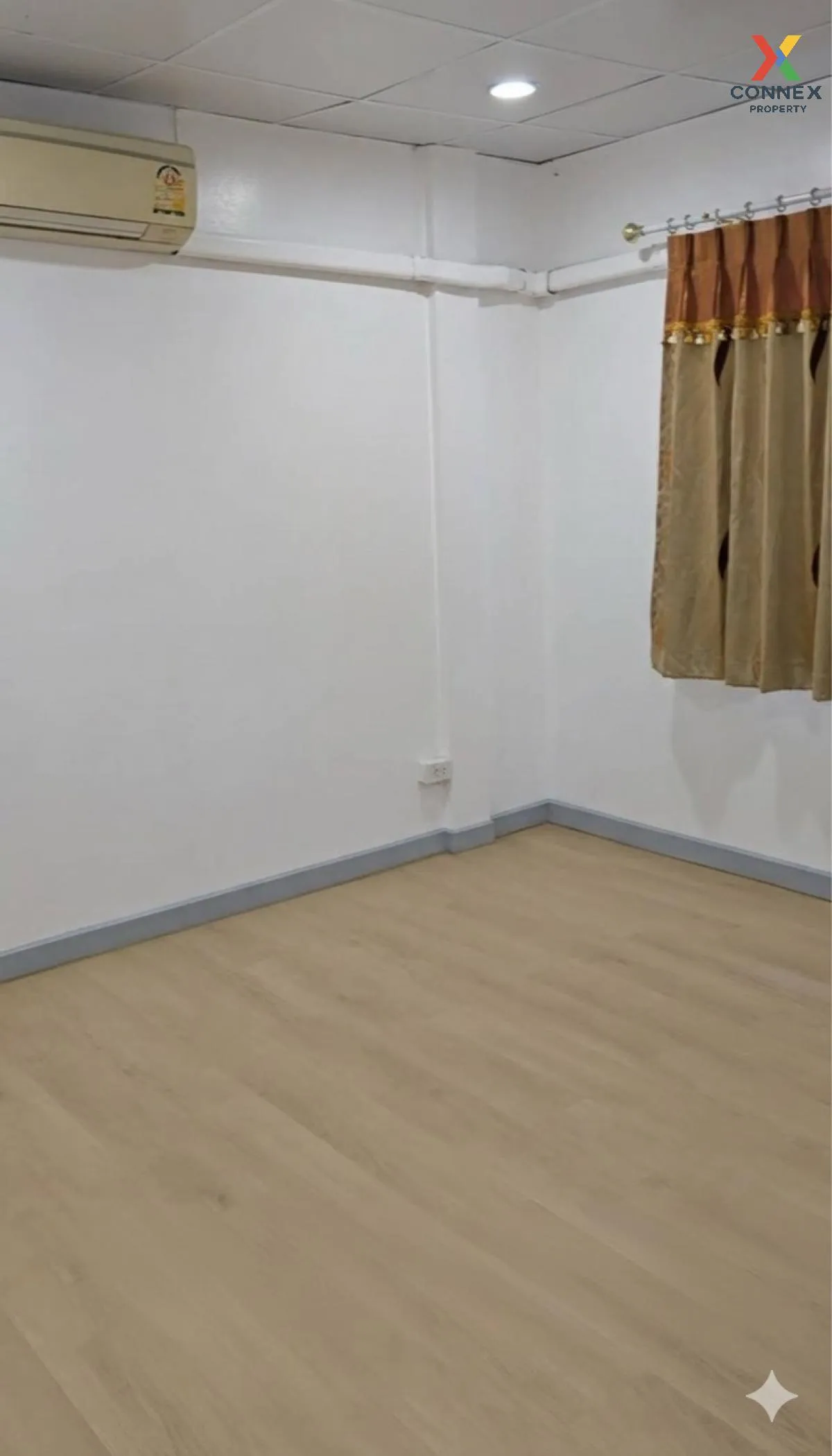 For Sale Townhouse/Townhome  , Sinthorn Happyland , nice view , n