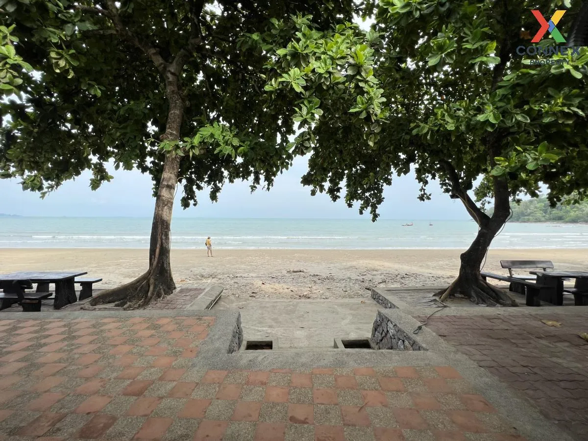 ขายที่ดินเปล่า พร้อมกิจการ รีสอร์ท แกลง ระยอง ติดหาดส่วนตัว มีใบป ขายที่ดินเปล่า พร้อมกิจการ รีสอร์ท แกลง ระยอง ติดหาดส่วนตัว มีใบป 2