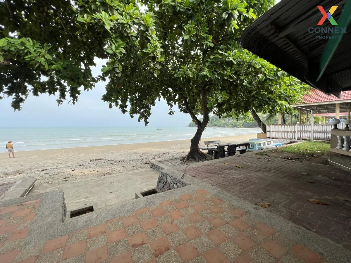 ขายที่ดินเปล่า พร้อมกิจการ รีสอร์ท แกลง ระยอง ติดหาดส่วนตัว มีใบป ขายที่ดินเปล่า พร้อมกิจการ รีสอร์ท แกลง ระยอง ติดหาดส่วนตัว มีใบป