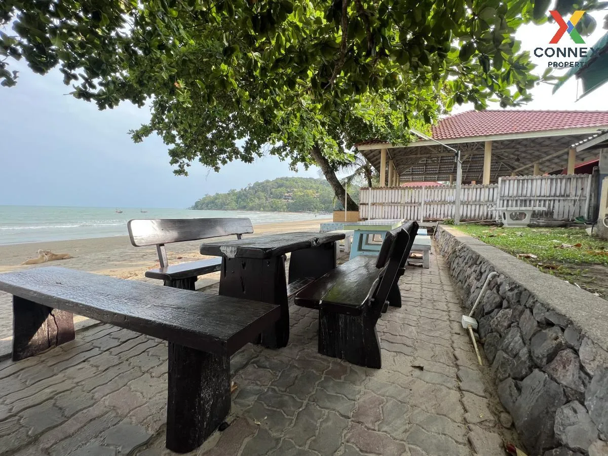 ขายที่ดินเปล่า พร้อมกิจการ รีสอร์ท แกลง ระยอง ติดหาดส่วนตัว มีใบป ขายที่ดินเปล่า พร้อมกิจการ รีสอร์ท แกลง ระยอง ติดหาดส่วนตัว มีใบป