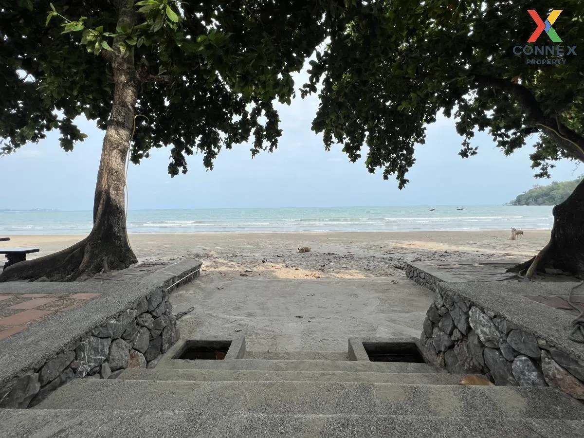 ขายที่ดินเปล่า พร้อมกิจการ รีสอร์ท แกลง ระยอง ติดหาดส่วนตัว มีใบป ขายที่ดินเปล่า พร้อมกิจการ รีสอร์ท แกลง ระยอง ติดหาดส่วนตัว มีใบป