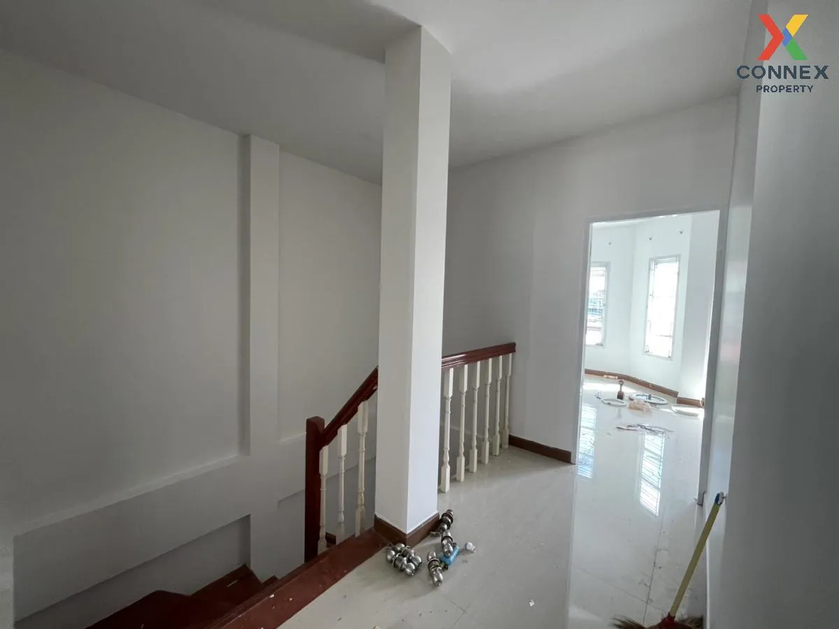 For Sale Townhouse/Townhome  , Nakornthong President , Phraek Sa  4