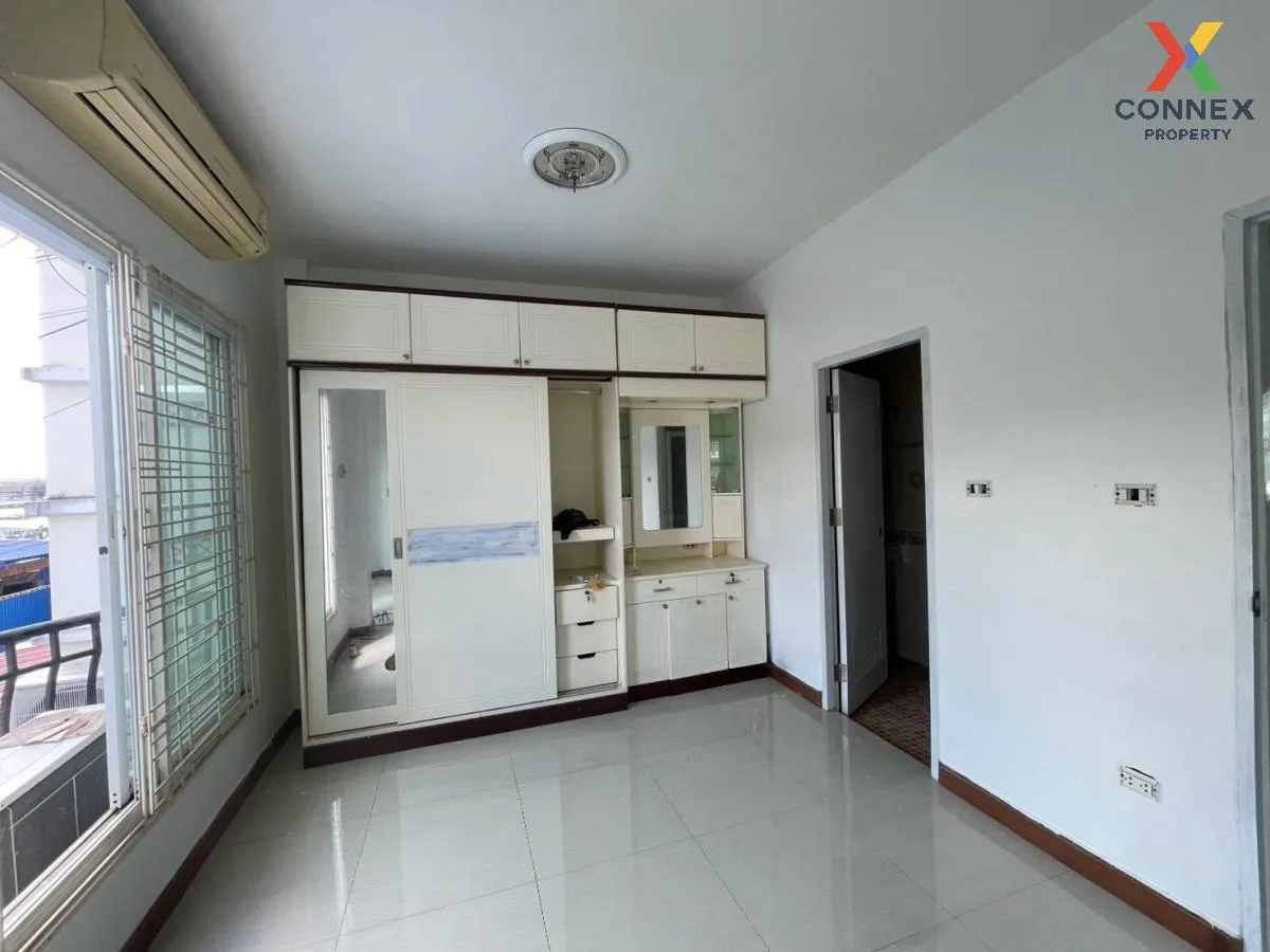 For Sale Townhouse/Townhome  , Nakornthong President , Phraek Sa 