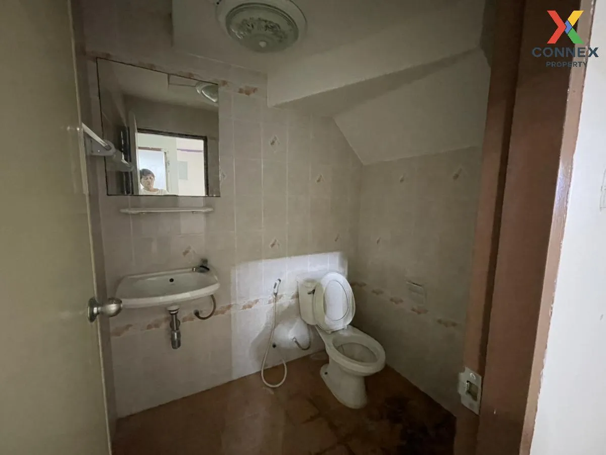 For Sale Townhouse/Townhome  , Nakornthong President , Phraek Sa 