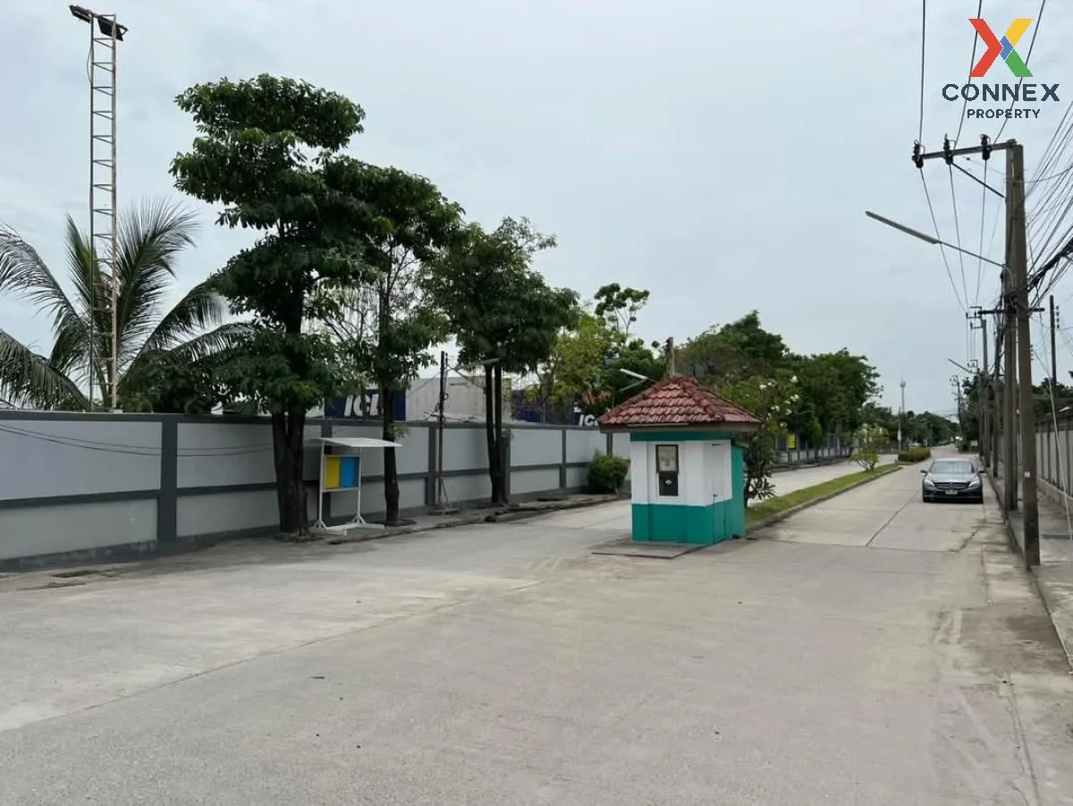 For Sale Empty land at Happy Place Park Village , wide frontage , 3