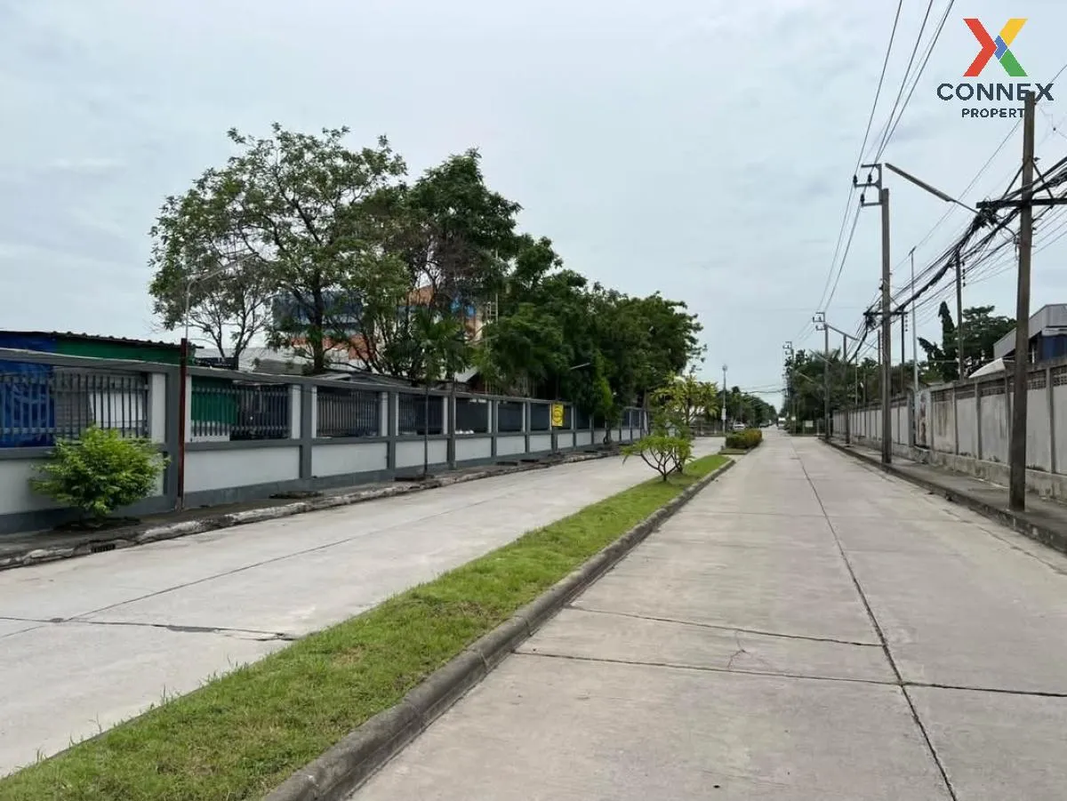 For Sale Empty land at Happy Place Park Village , wide frontage , 4