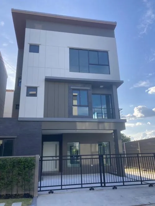 ขายบ้าน  บ้านกลางเมือง รามอินทรา 83 สเตชั่น รามอินทรา เขต คันนายาว กรุงเทพ CX-135969