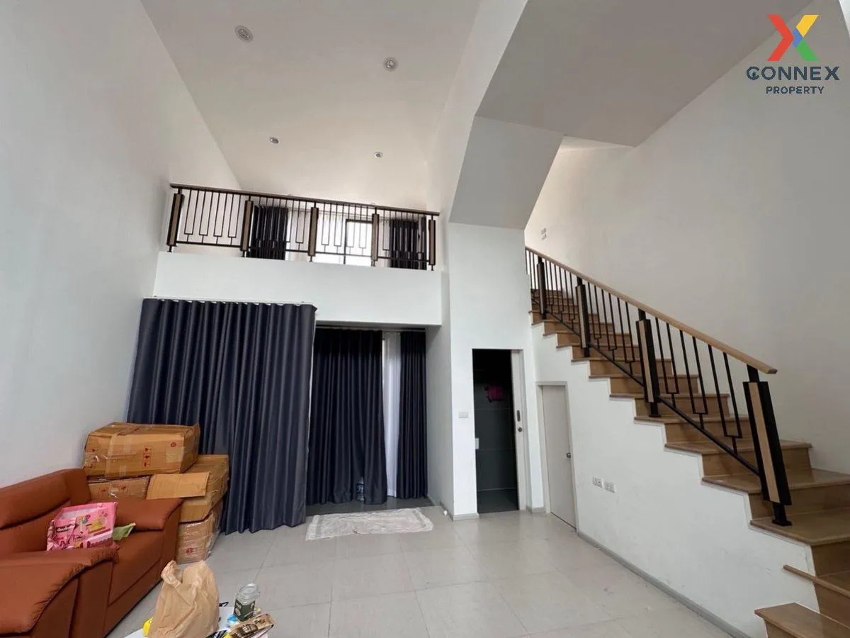 ขายทาวน์เฮ้าส์/ทาวน์โฮม  เอสทารา เฮเว่น พัฒนาการ 20 สวนหลวง เขต ส 3